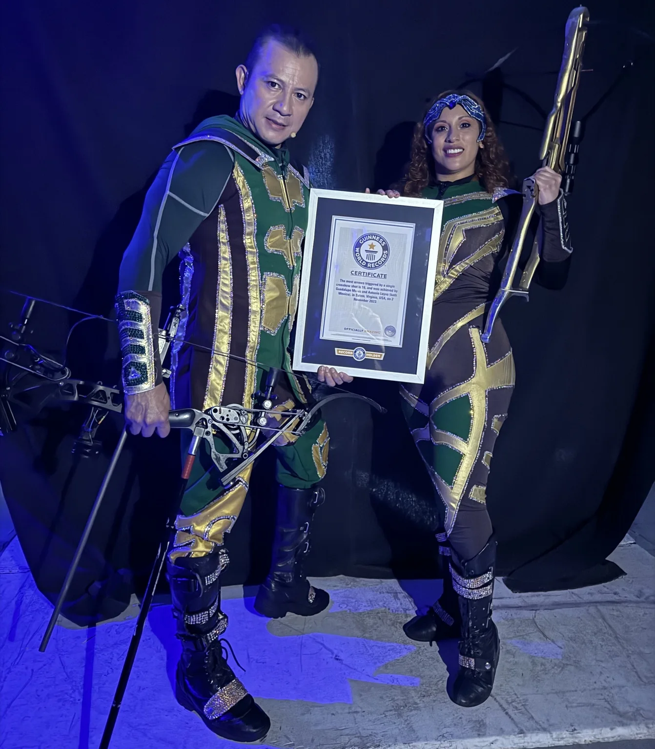 Cirque Italia performers with a Guinness World Records certificate